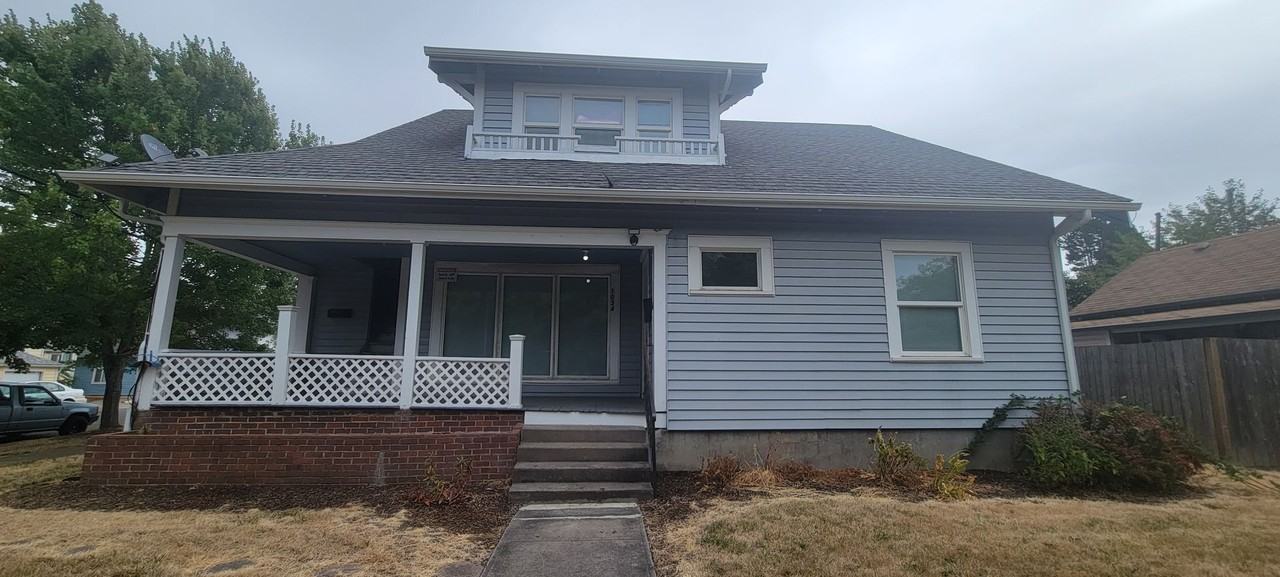 1034 Ne Davis St - Photo 2 of 23
