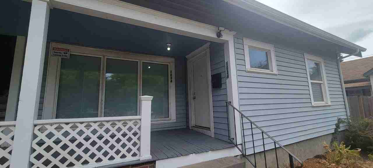 1034 Ne Davis St - Photo 3 of 23