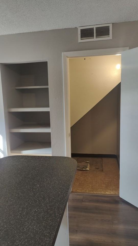 3000 Colorado Ave - Photo 6 of 20