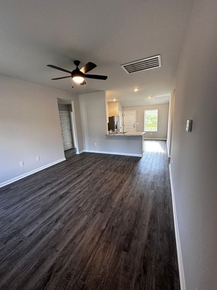 884 Camden Loop - Photo 4 of 23