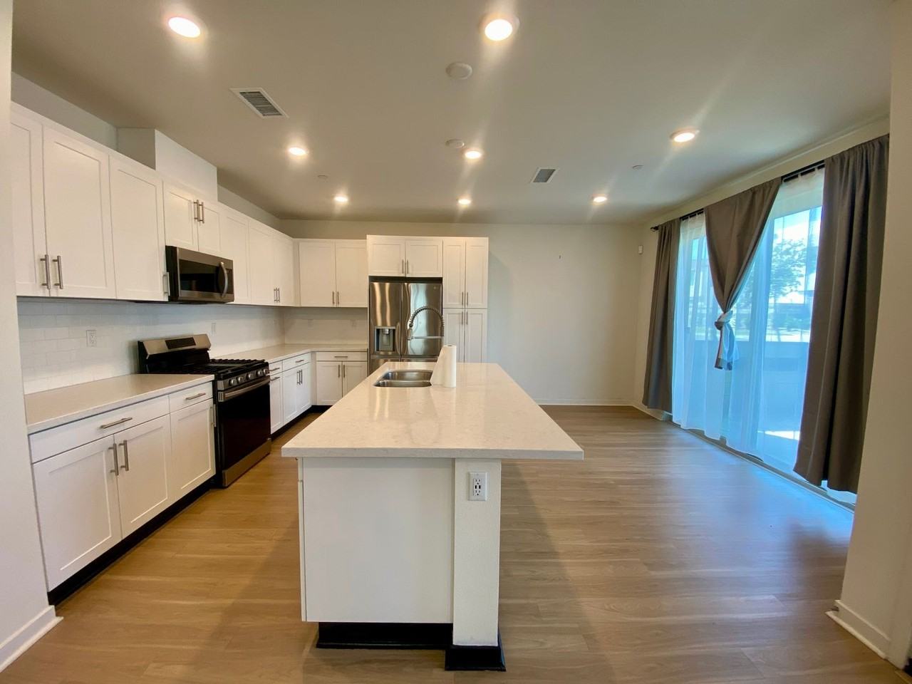 3570 E Pollock St #6 - Photo 5 of 31