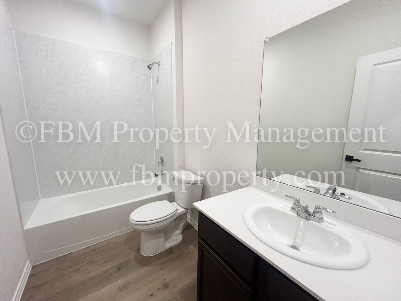 935 Keystone Ct - Photo 5 of 25