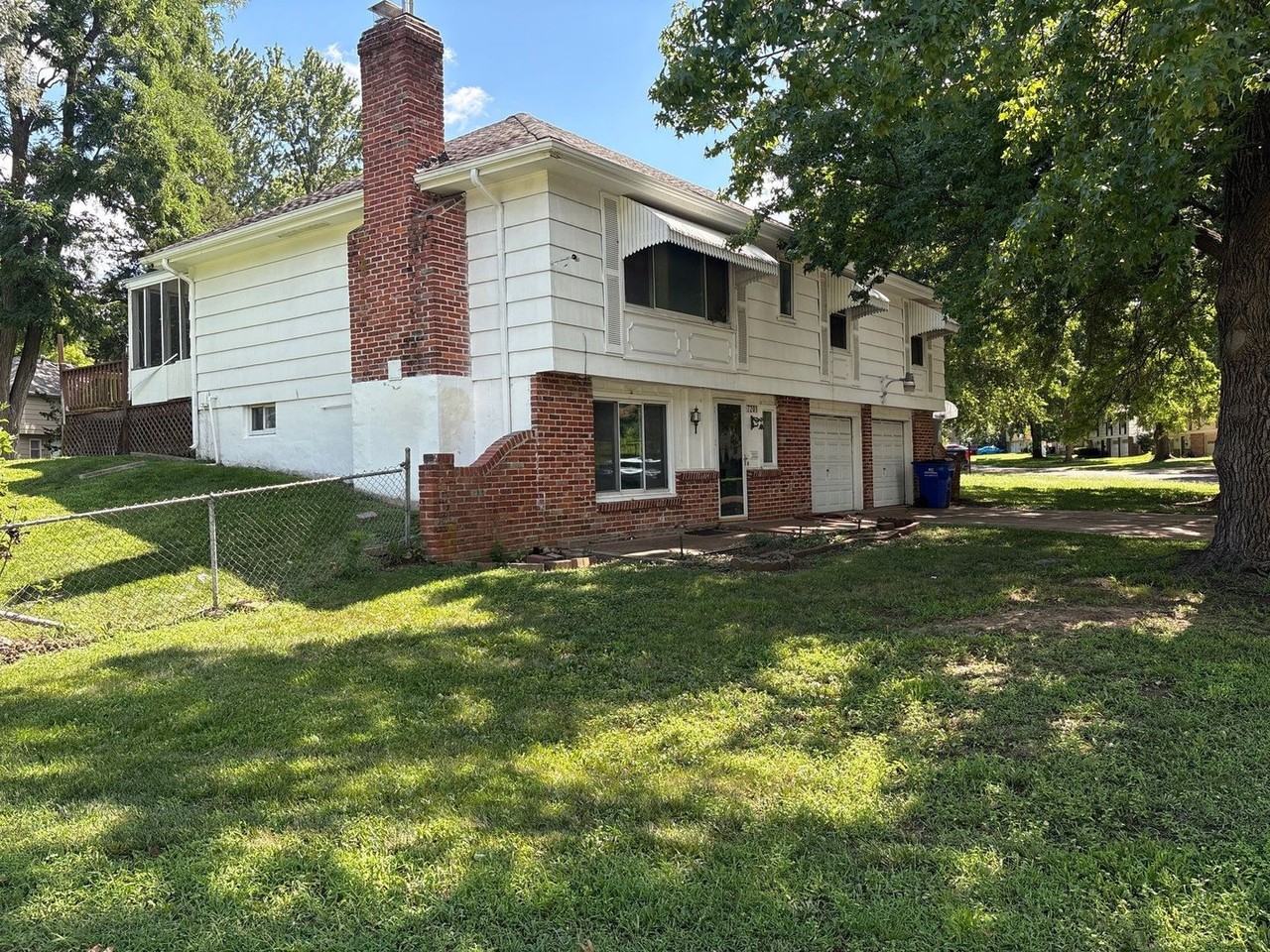 7201 Hardy Ave - Photo 3 of 3