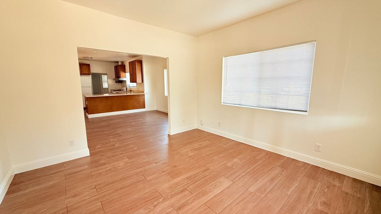 496 Meek Ave - Photo 2 of 22