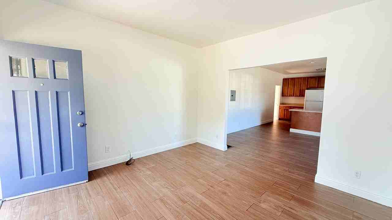 496 Meek Ave - Photo 3 of 22