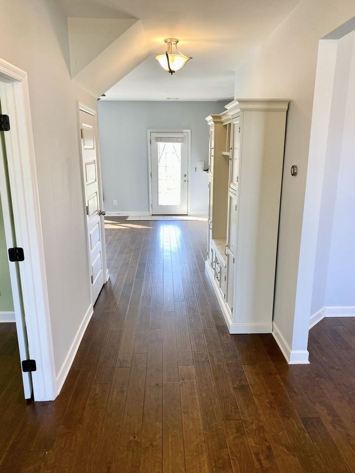 1808 Luke Court - Photo 6 of 37