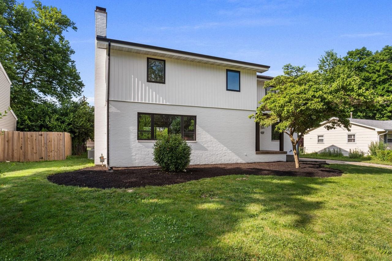 1205 Broadmoor Dr - Photo 3 of 44