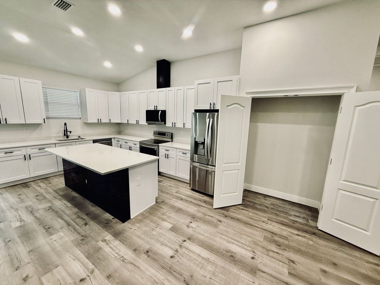 475 La Coco St Sw - Photo 6 of 33