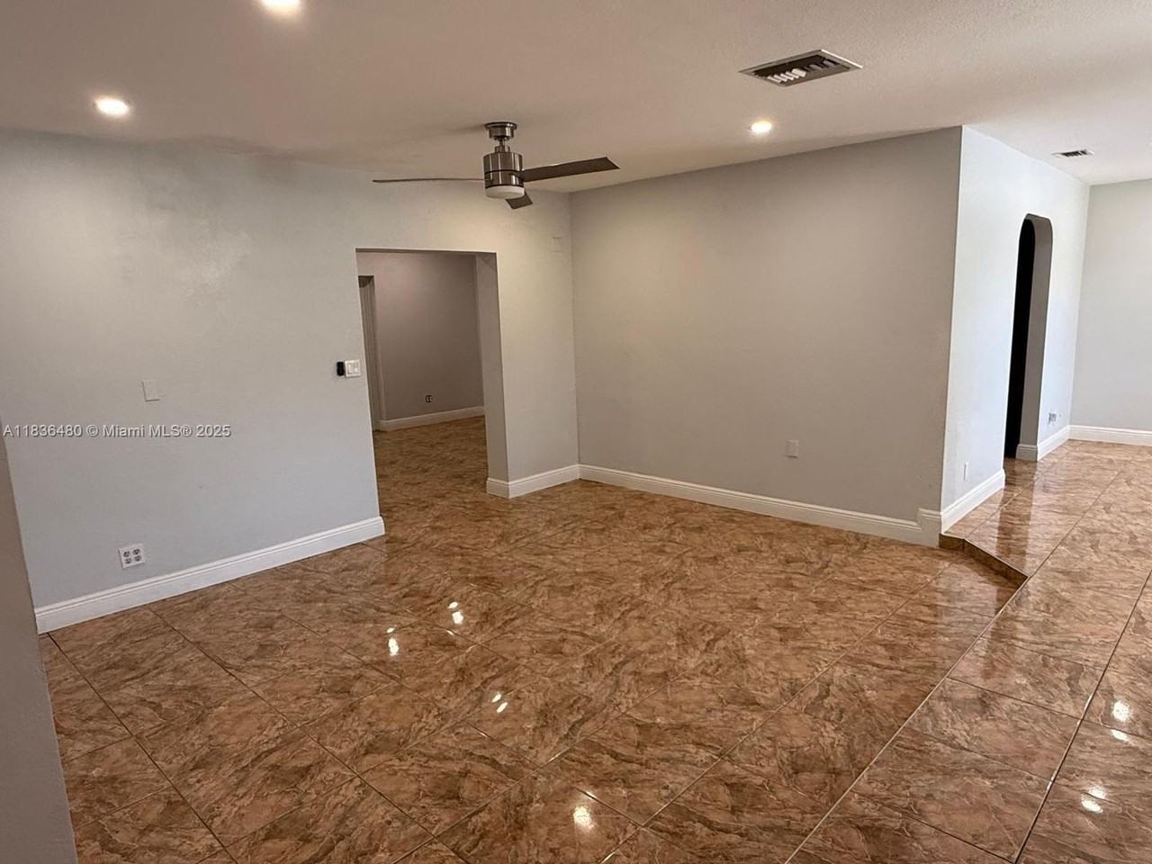 4281 Nw 35th Ter - Photo 6 of 26