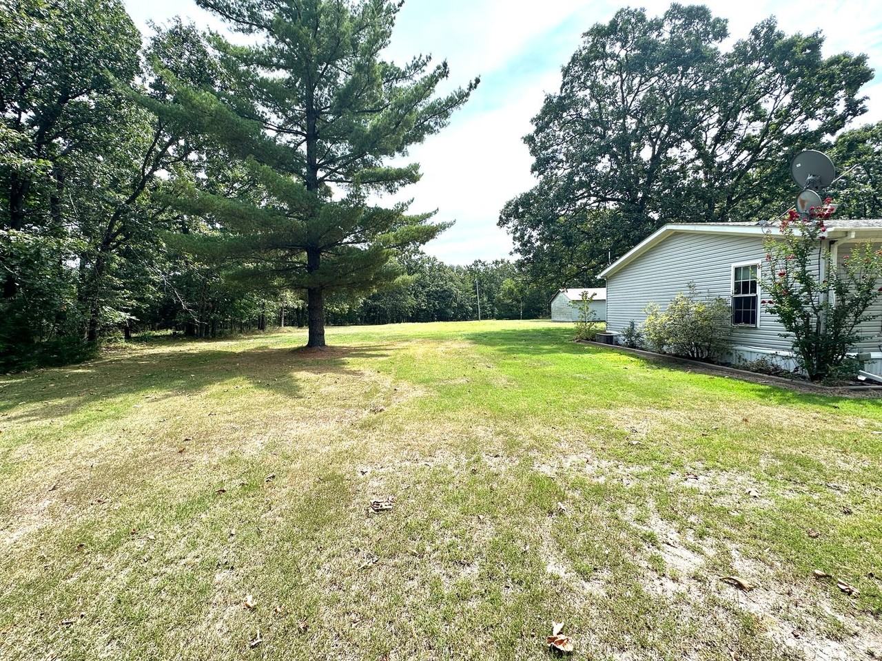 6743 Dallas Ln - Photo 3 of 26