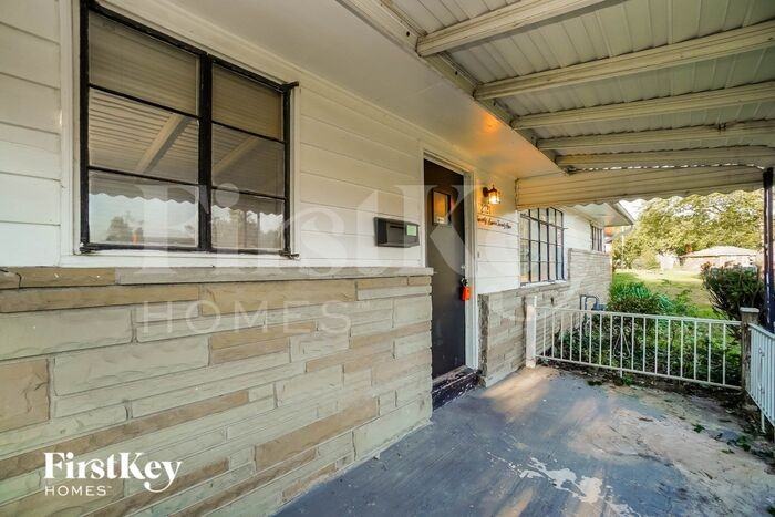 2721 Bernadette Rd - Photo 3 of 16