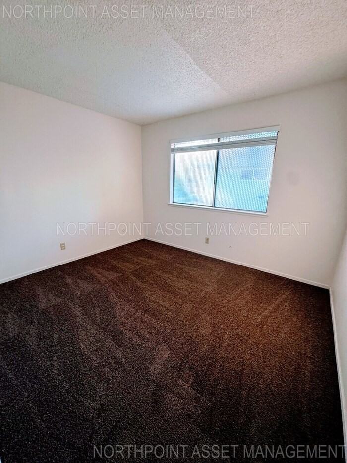 4727 Hayford Way #3 - Photo 3 of 6