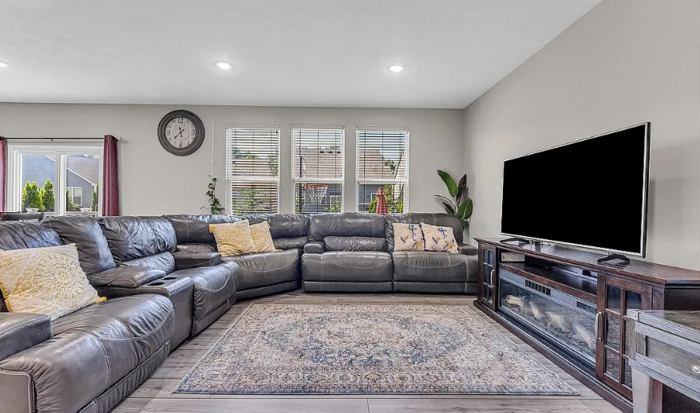 3564 Brunswick Lake Pkwy - Photo 3 of 16