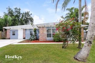 438 Se Streamlet Ave - Photo 1 of 1