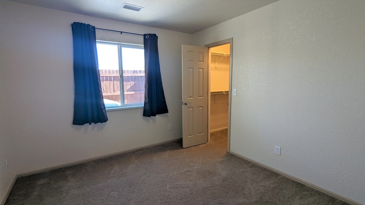1126 Excelsior Creek Ave #NA - Photo 2 of 9