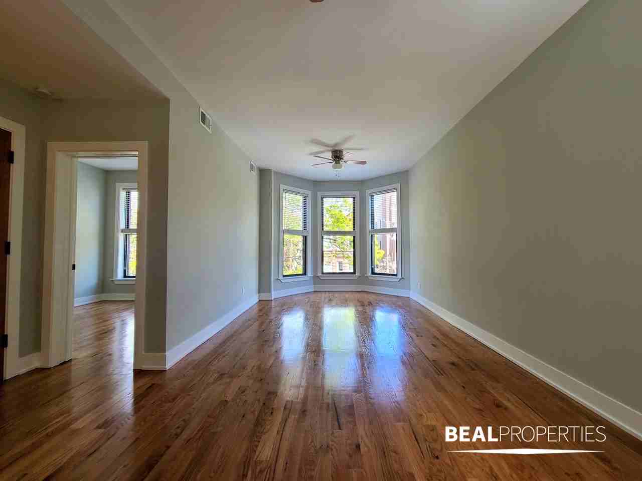 639 W Oakdale Ave #2-2