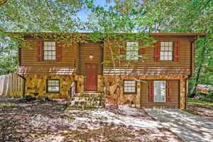 featured image of 1367 Classic Dr Ne