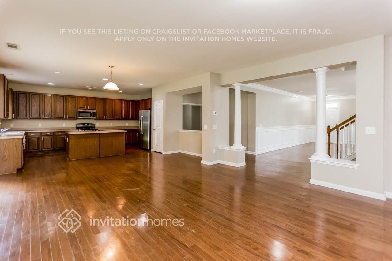 4407 Alysheba Dr - Photo 4 of 18