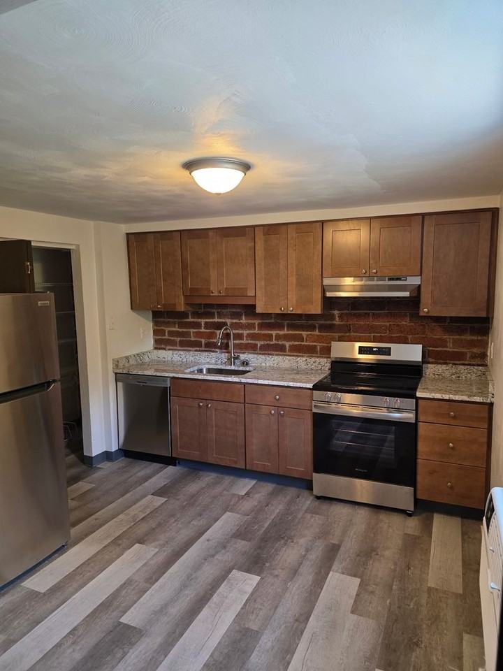 Colony East Townhomes - Photo 3 of 10