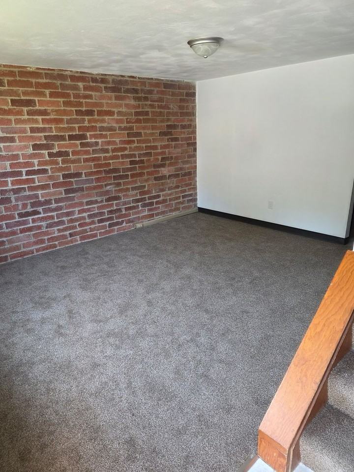 Colony East Townhomes - Photo 6 of 10