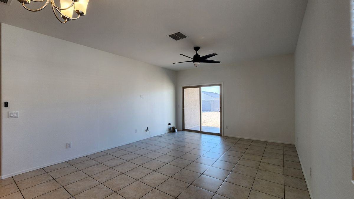 41932 W Manderas Ln - Photo 3 of 12