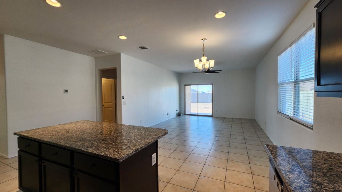 41932 W Manderas Ln - Photo 4 of 12