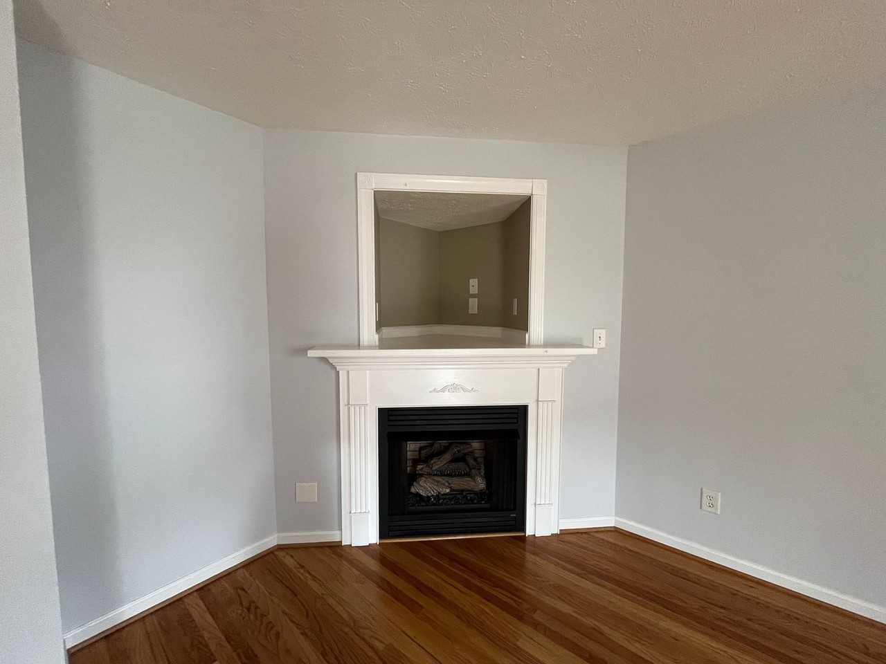 696 Wyndhurst Dr - Photo 5 of 40