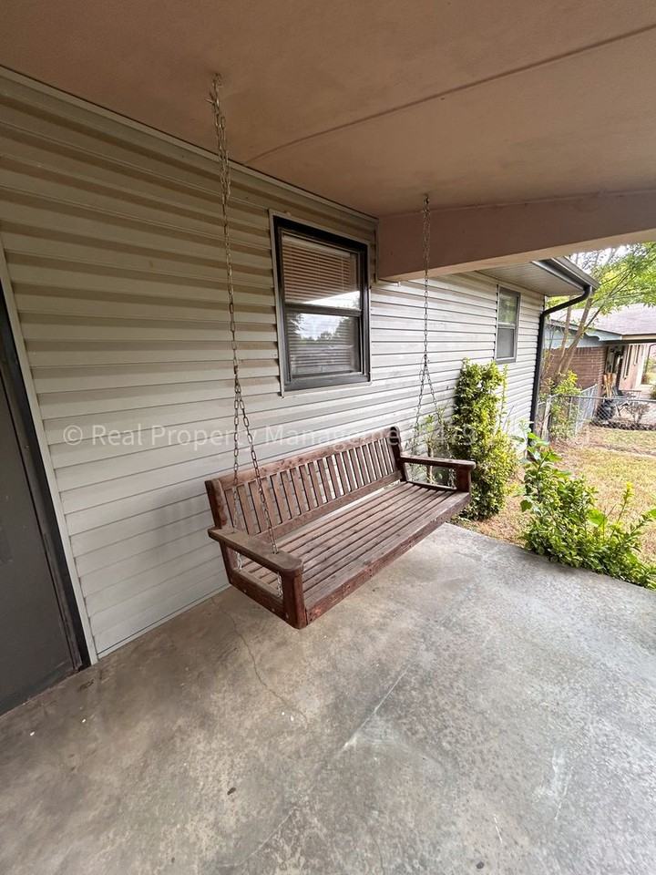 526 E El Paso St - Photo 3 of 22