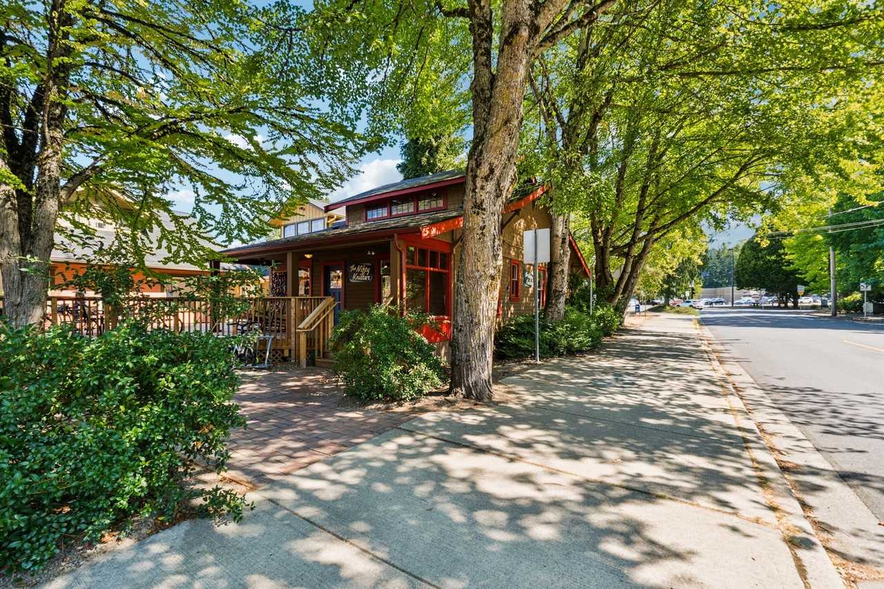 Gilman Gardens - Photo 7 of 20