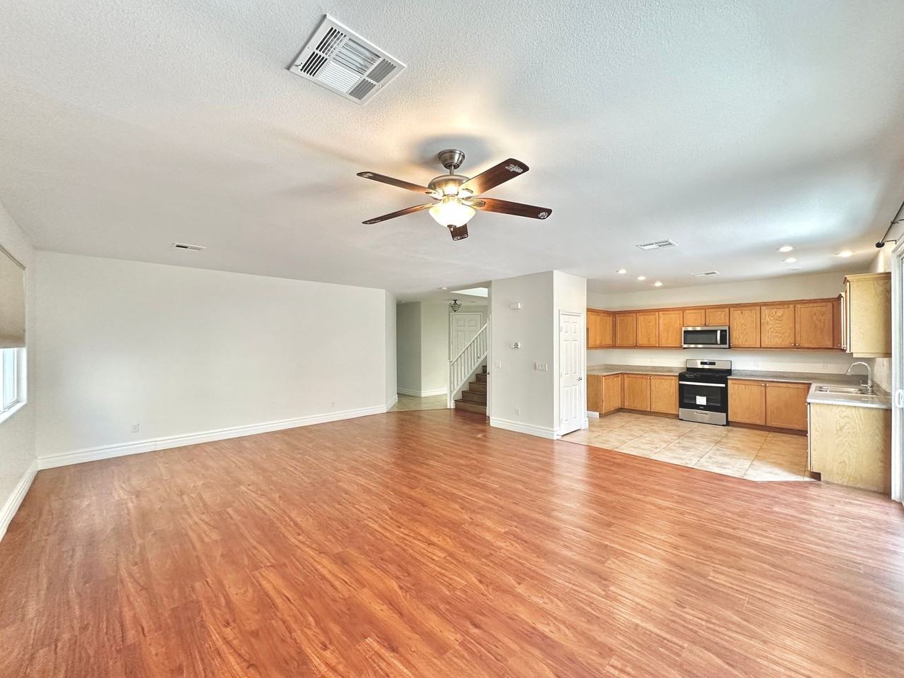 9732 Kampsville Avenue - Photo 5 of 27