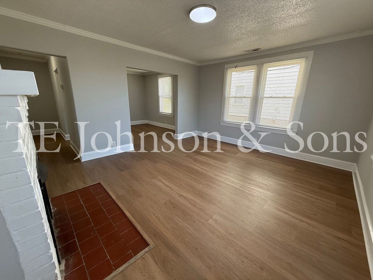 3054 Indiana Ave - Photo 2 of 24