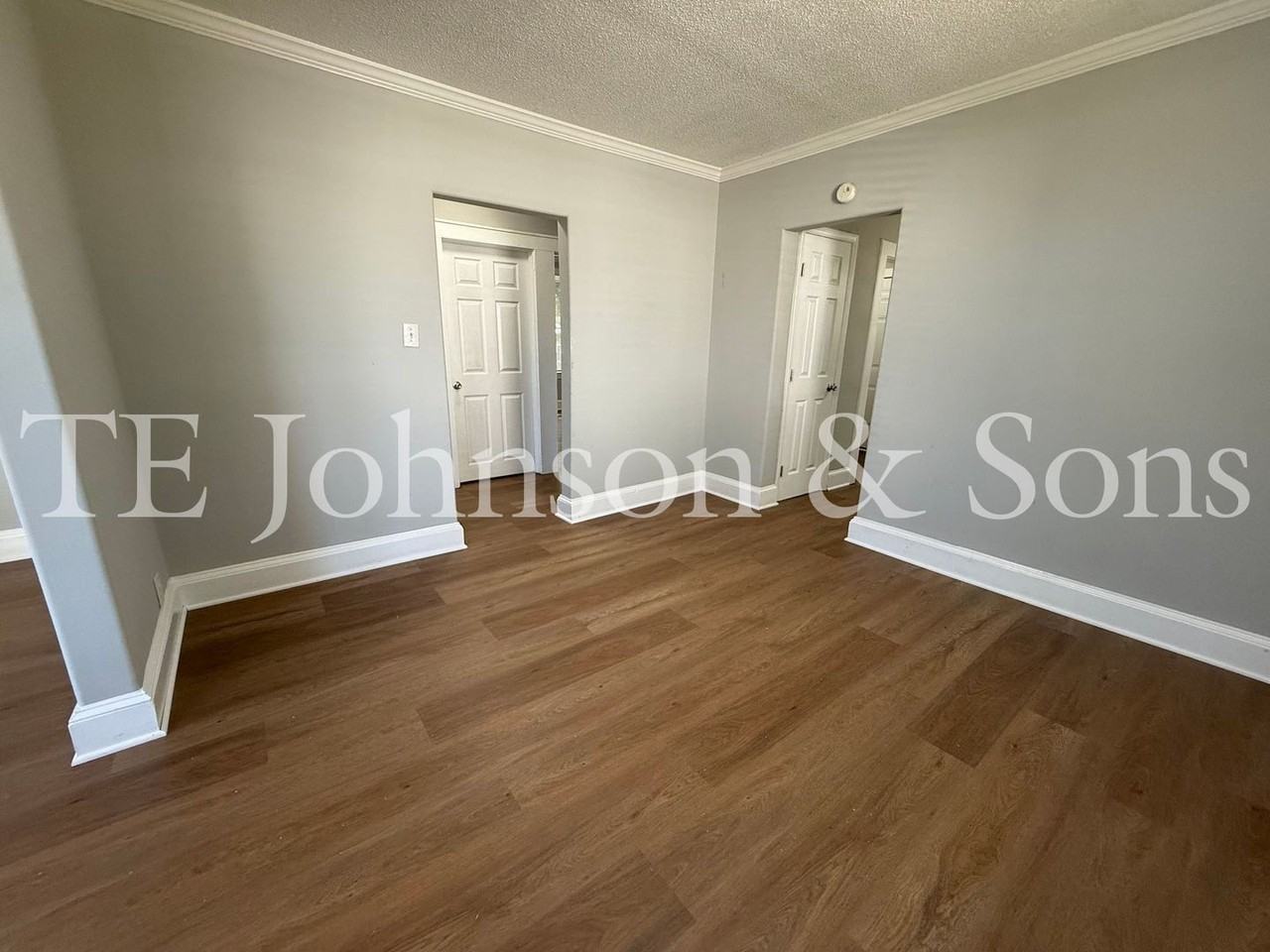 3054 Indiana Ave - Photo 6 of 24
