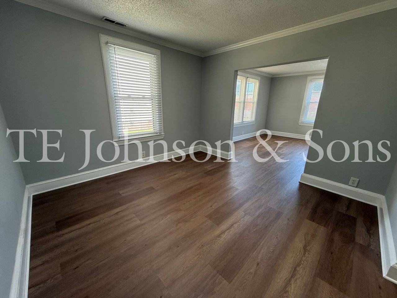 3054 Indiana Ave - Photo 7 of 24