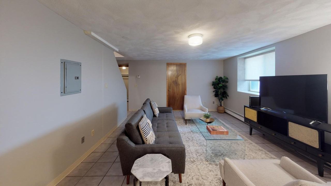 Inviting Somerville home near the Red Line - Photo 2 of 19