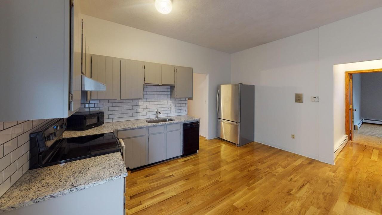 Inviting Somerville home near the Red Line - Photo 6 of 19