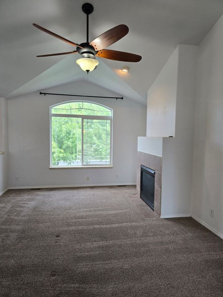 2870 N Dandelion St - Photo 3 of 36