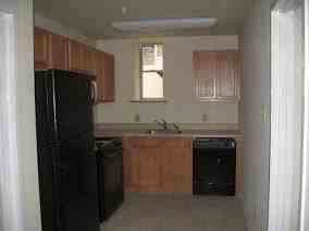 Brentwood Commons-Oakwood - Photo 3 of 13