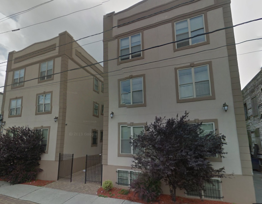 Brentwood Commons-Oakwood - Photo 4 of 13