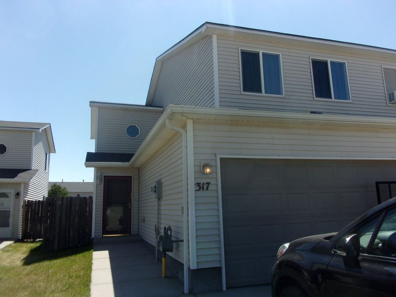 317 Abby Rd - Photo 2 of 23