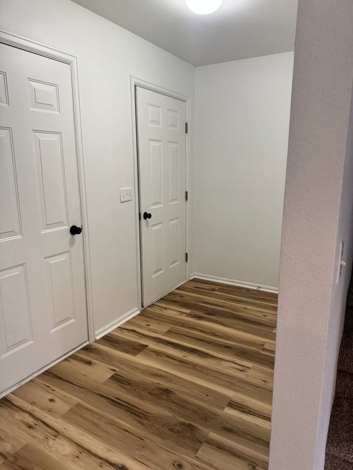 317 Abby Rd - Photo 3 of 23