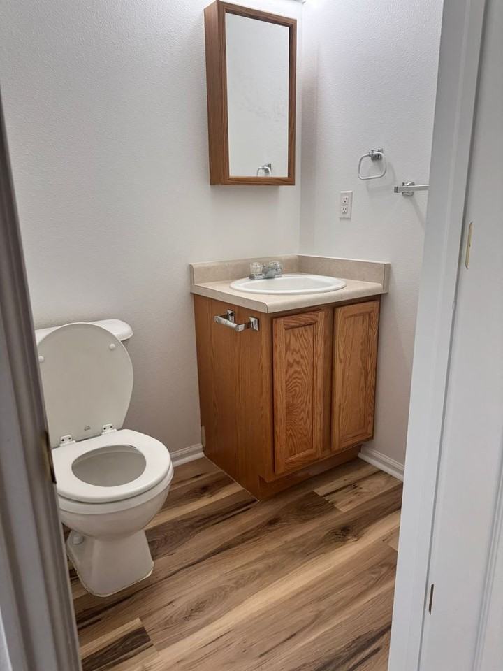317 Abby Rd - Photo 7 of 23