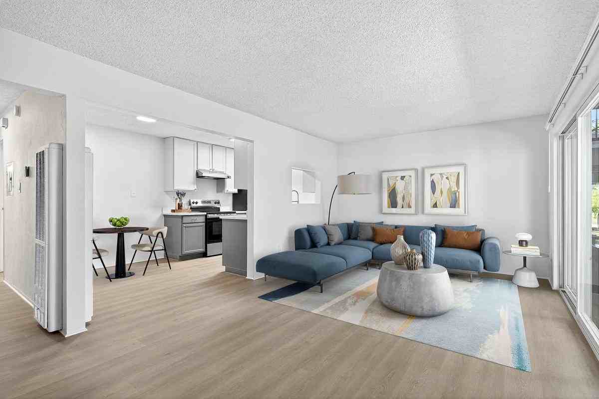 175/195 Nova Albion Way - Photo 3 of 26