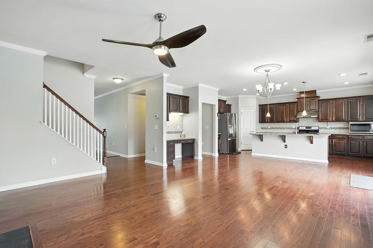 1009 Artis Town Ln - Photo 5 of 33