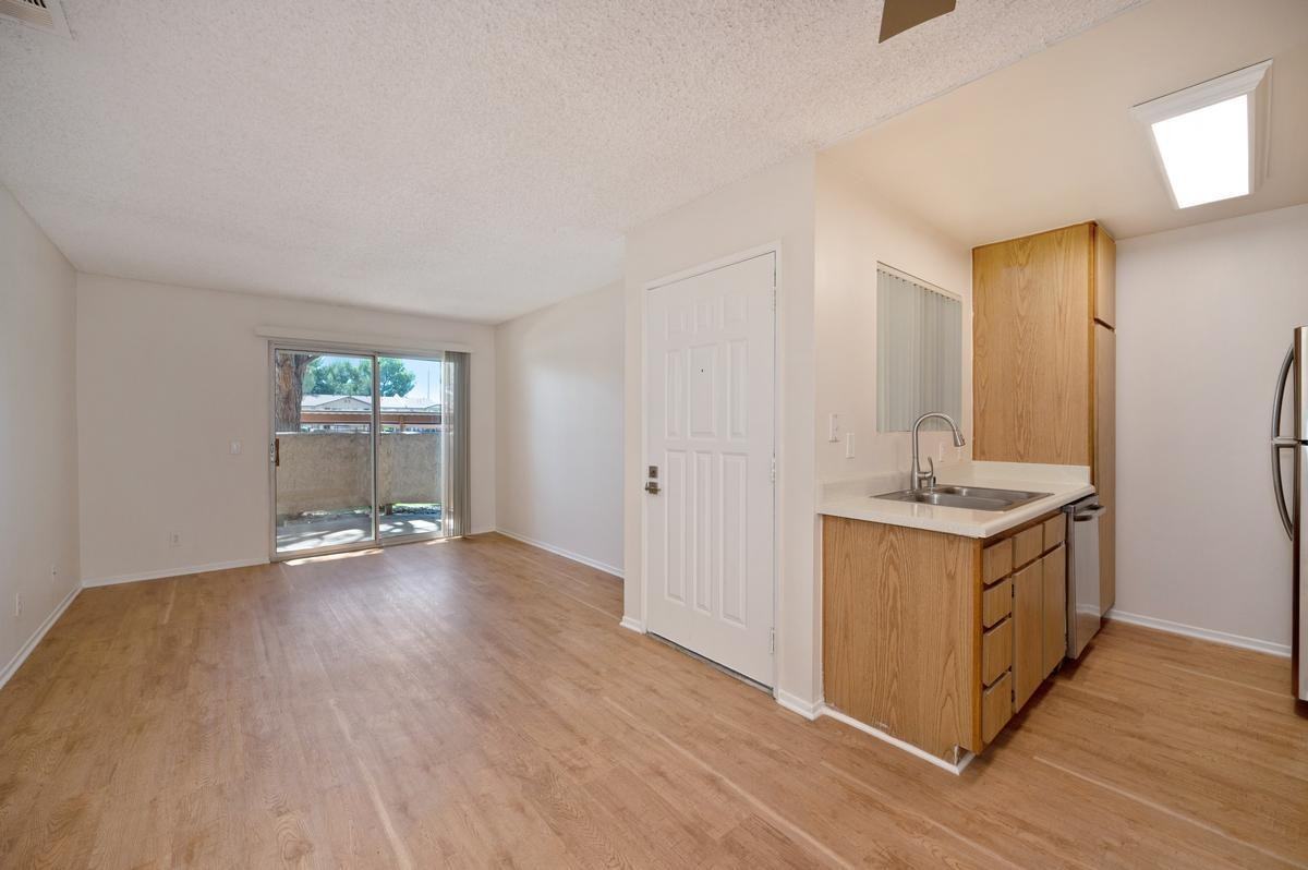 1800 W Avenue J12 - Photo 3 of 12