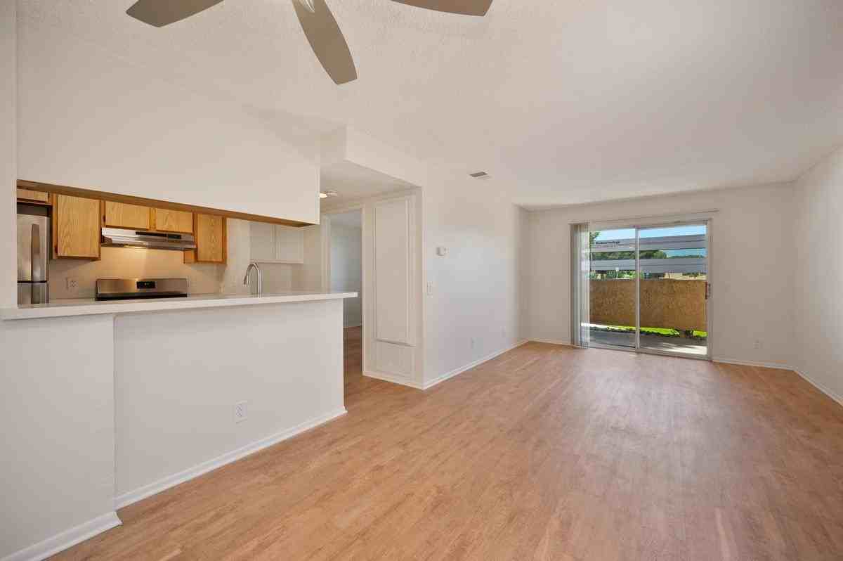 1800 West Avenue J 12