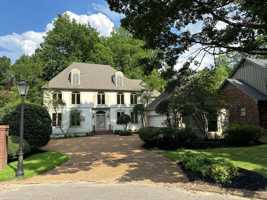 featured image of 320 River Oaks Rd
