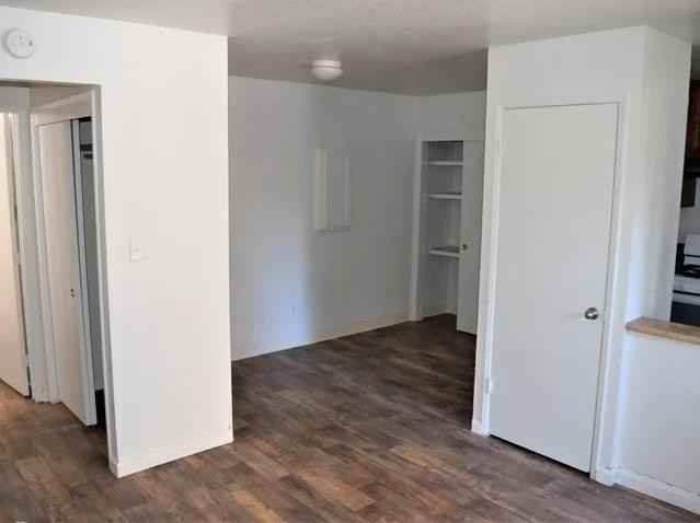 3831 Annadale Ln - Photo 3 of 5