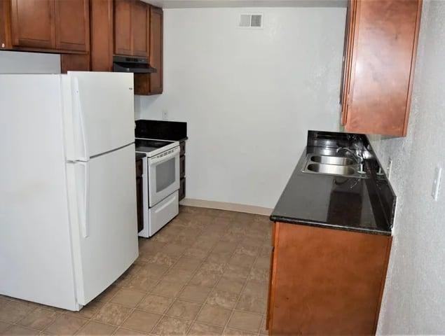 3831 Annadale Ln - Photo 4 of 5