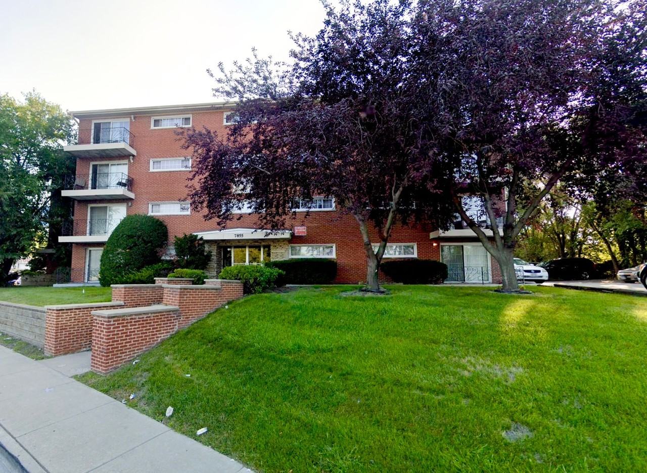 7851 S Kedzie Ave - Photo 2 of 10