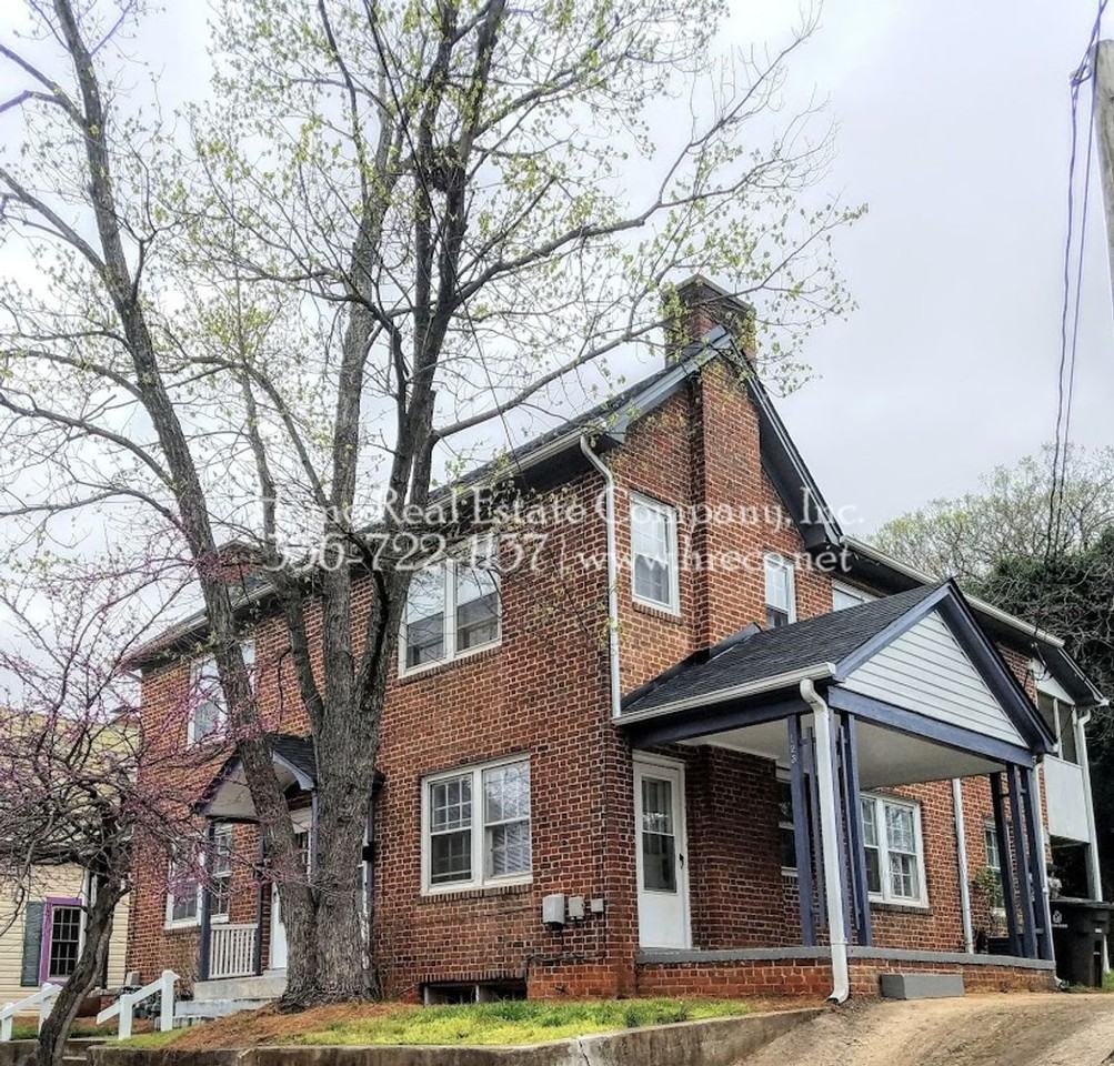 123 S Poplar St - Photo 2 of 8